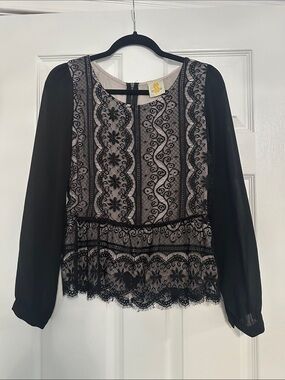 SIS SIS Black Lace Paneled Long-Sleeved Blouse - Medium